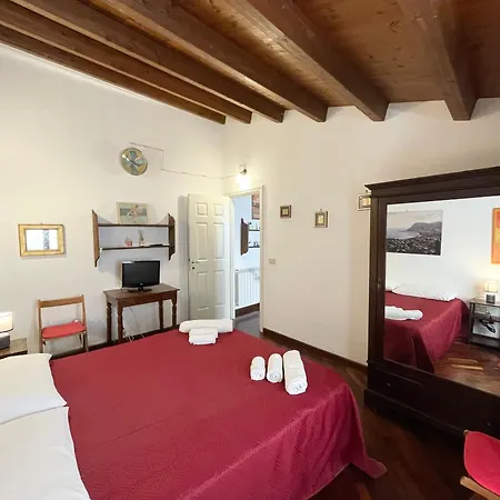 House Quattro Canti